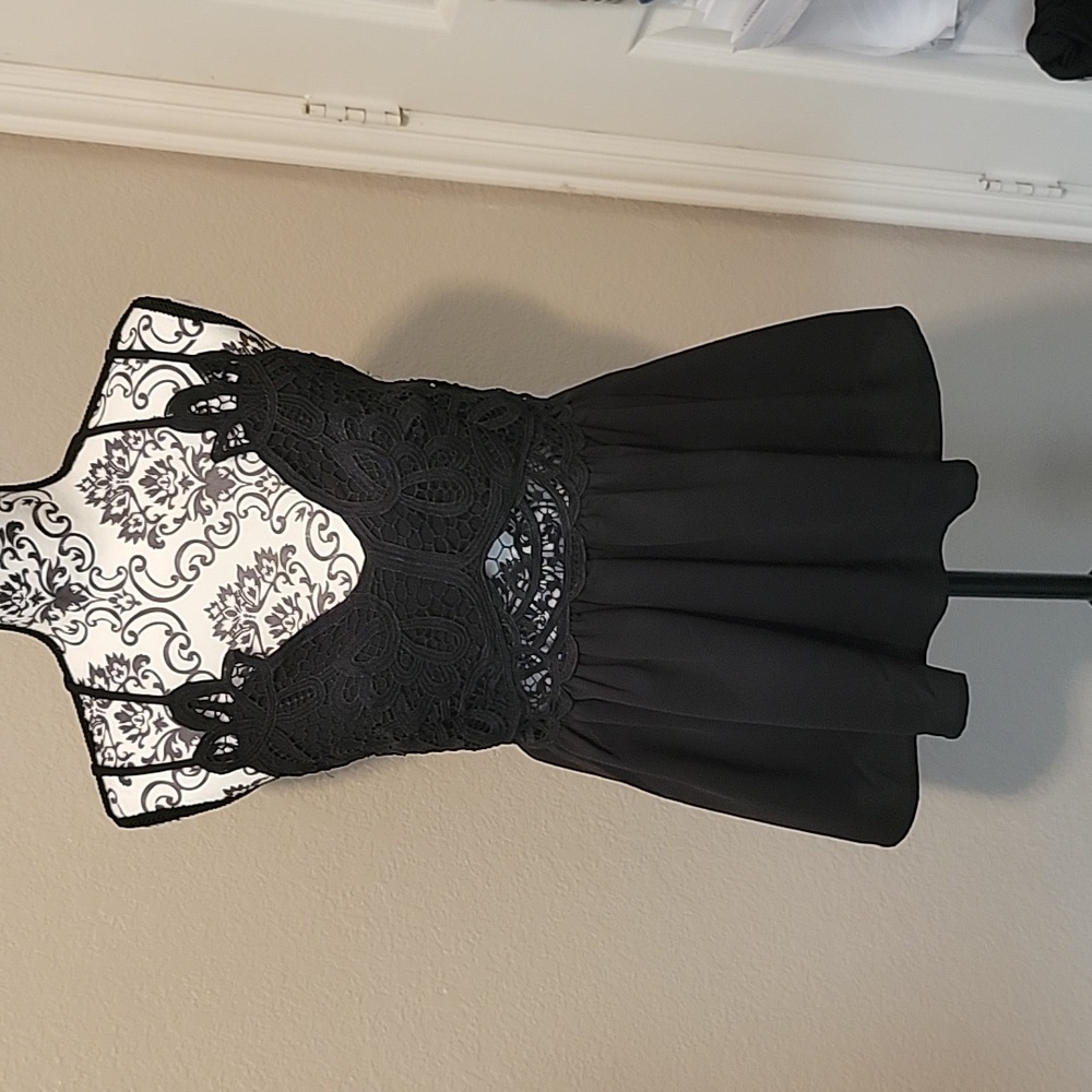 Buckle - Willow & Root - Black Lacy, Strappy Tank Top - L (NWT)